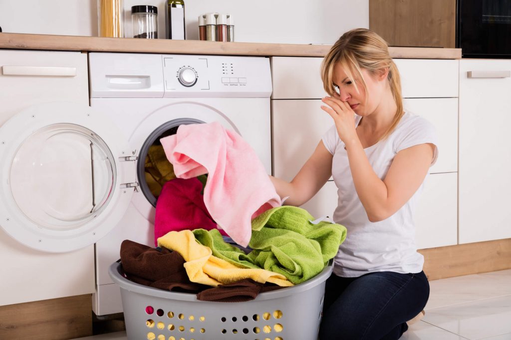 como evitar cheiro ruim ao secar roupas em dias chuvosos